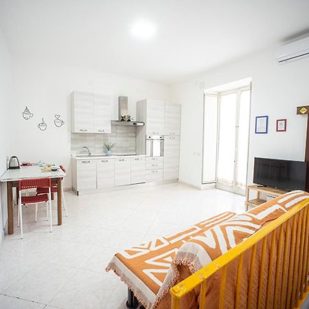 Appartamento In Piazza Naples Exterior photo